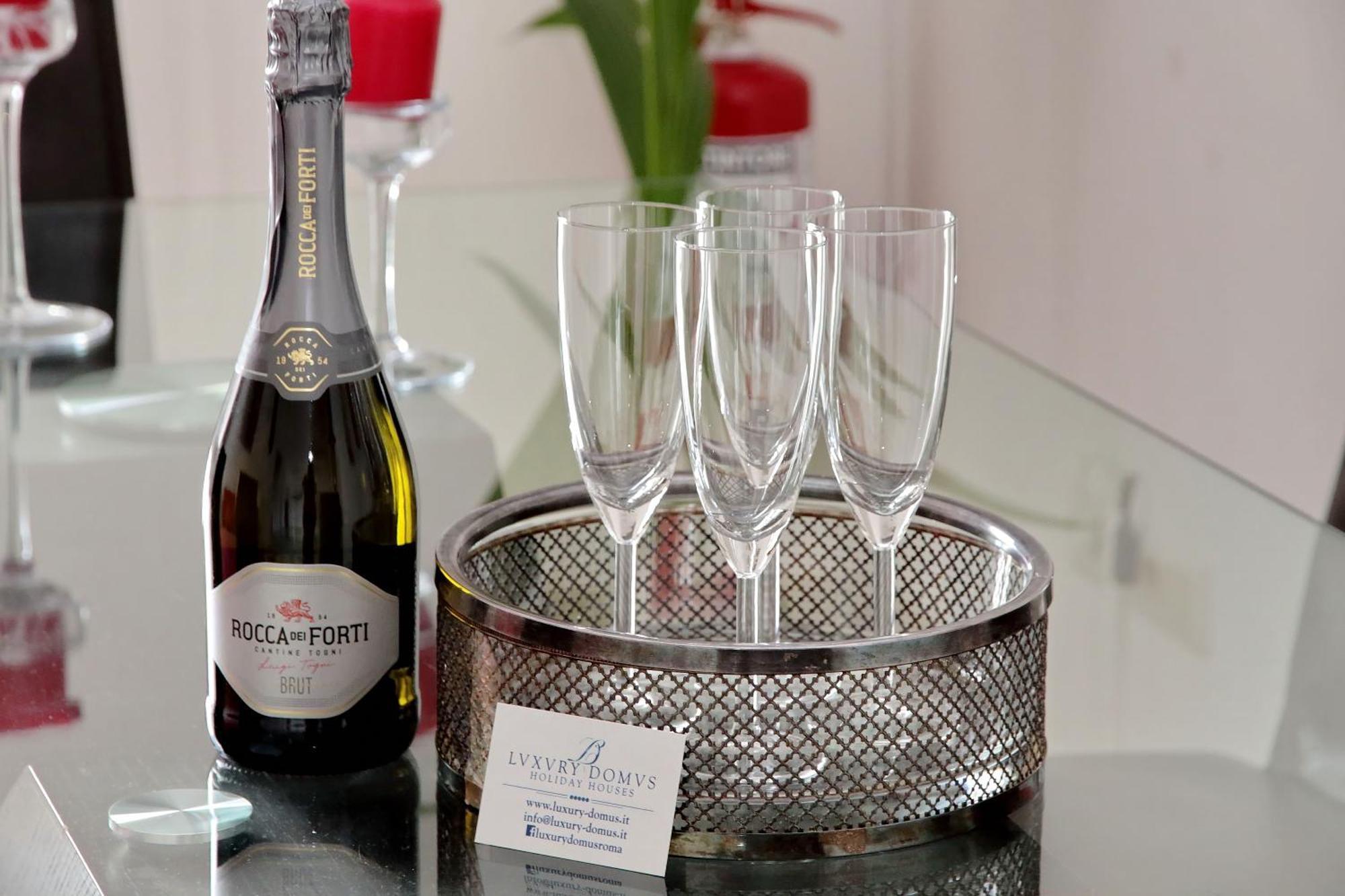 Luxury Domus Amadeus Apartment Rome Luaran gambar
