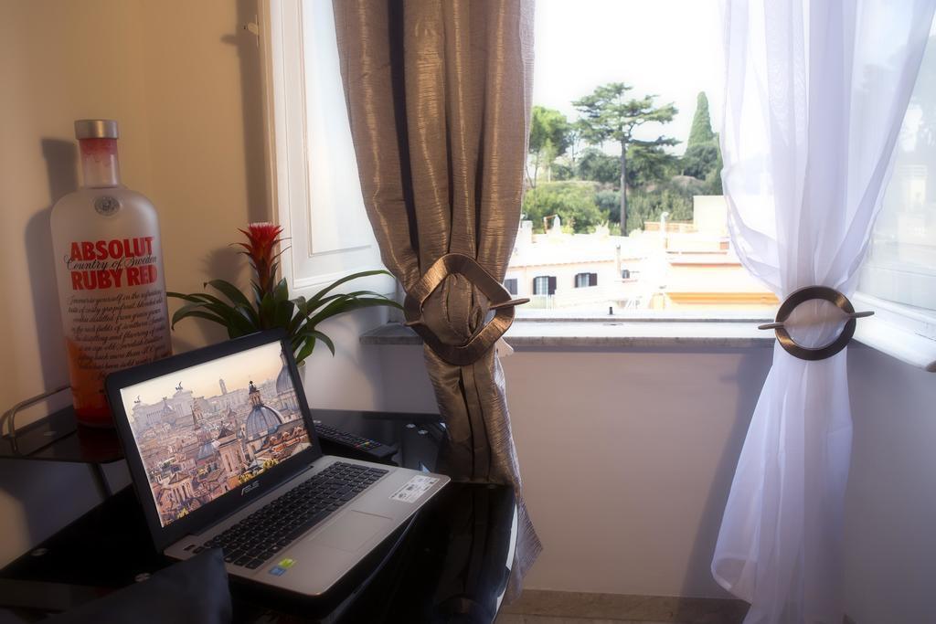 Luxury Domus Amadeus Apartment Rome Luaran gambar